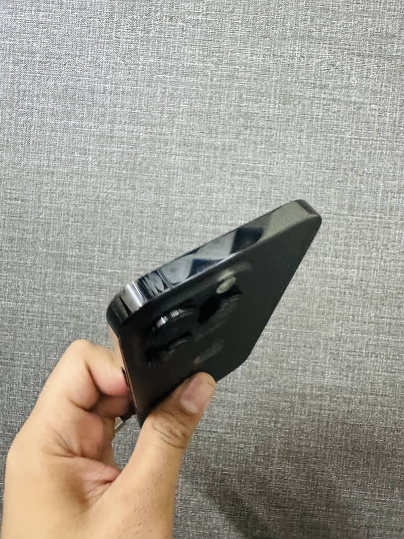 Apple iPhone 14 Pro 4