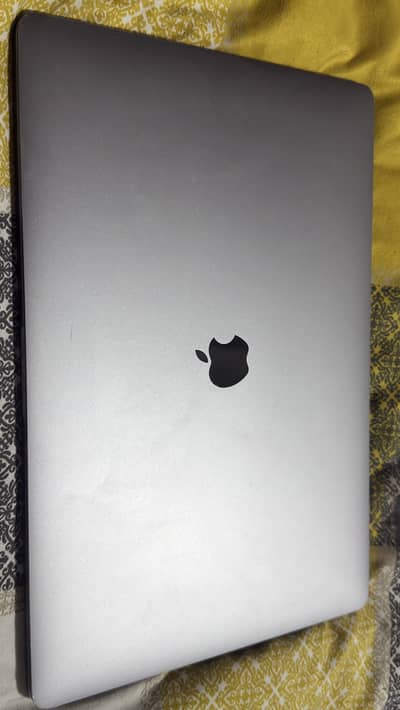 MacBook Pro 2019 16" – i9 | 32GB RAM | 1TB SSD | 8GB AMD GPU