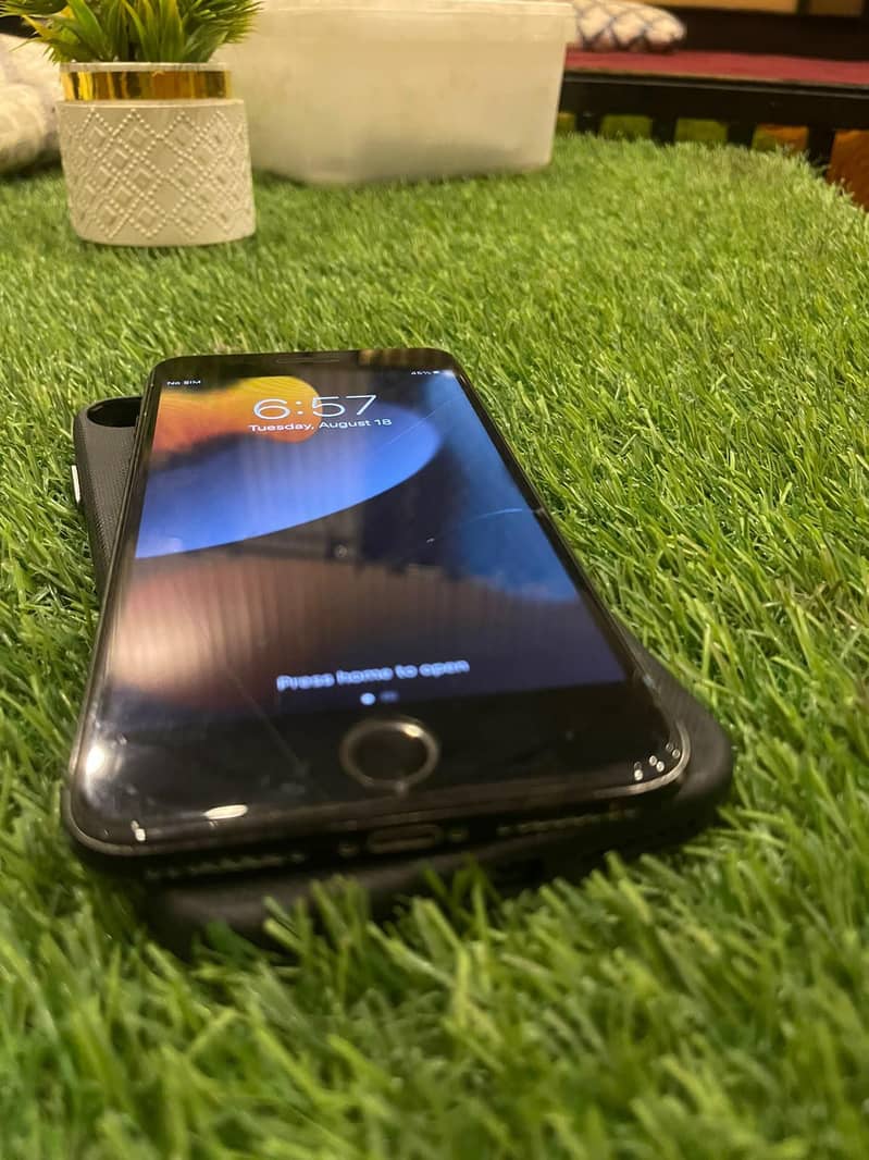 Apple iPhone 7 Plus 4