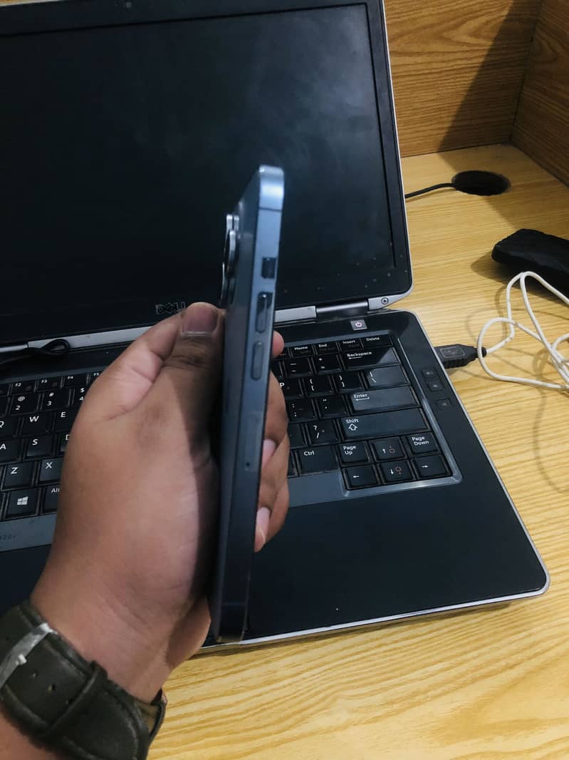 Apple iPhone 13 Pro 2
