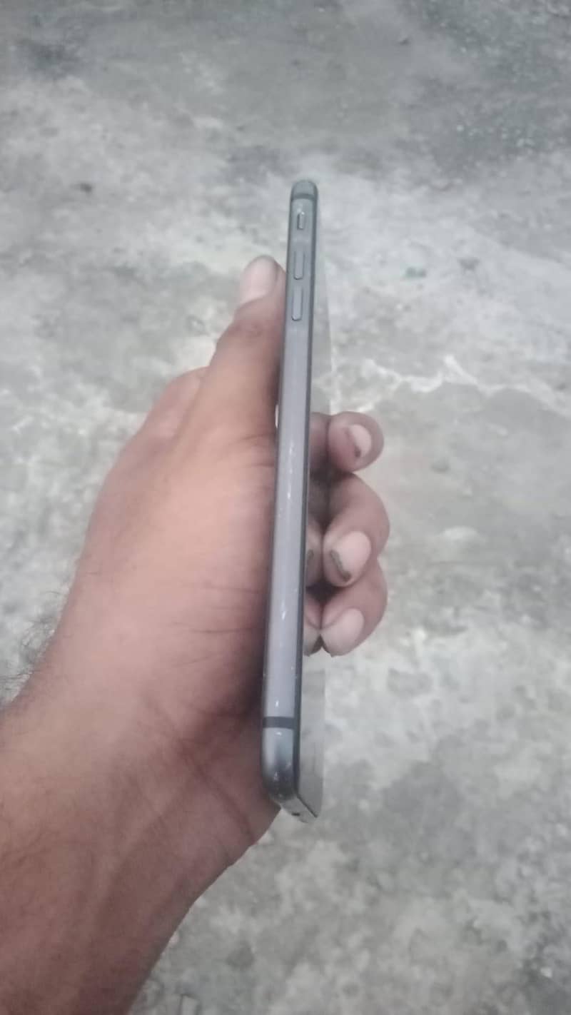 Apple iPhone 8 Plus 3