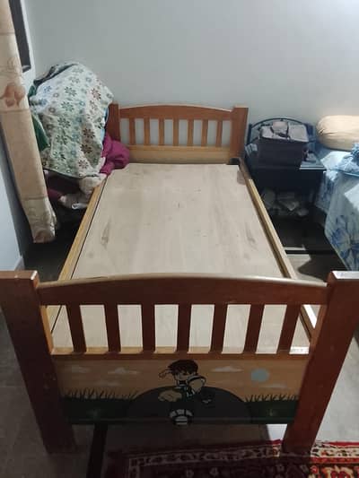 single bed for kids room (wooden) price can be negotiable