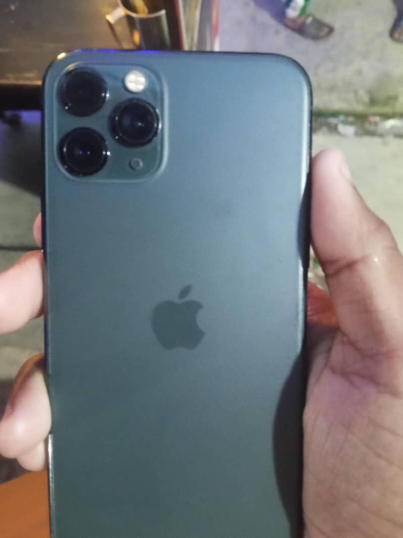 iphone 11 pro 4