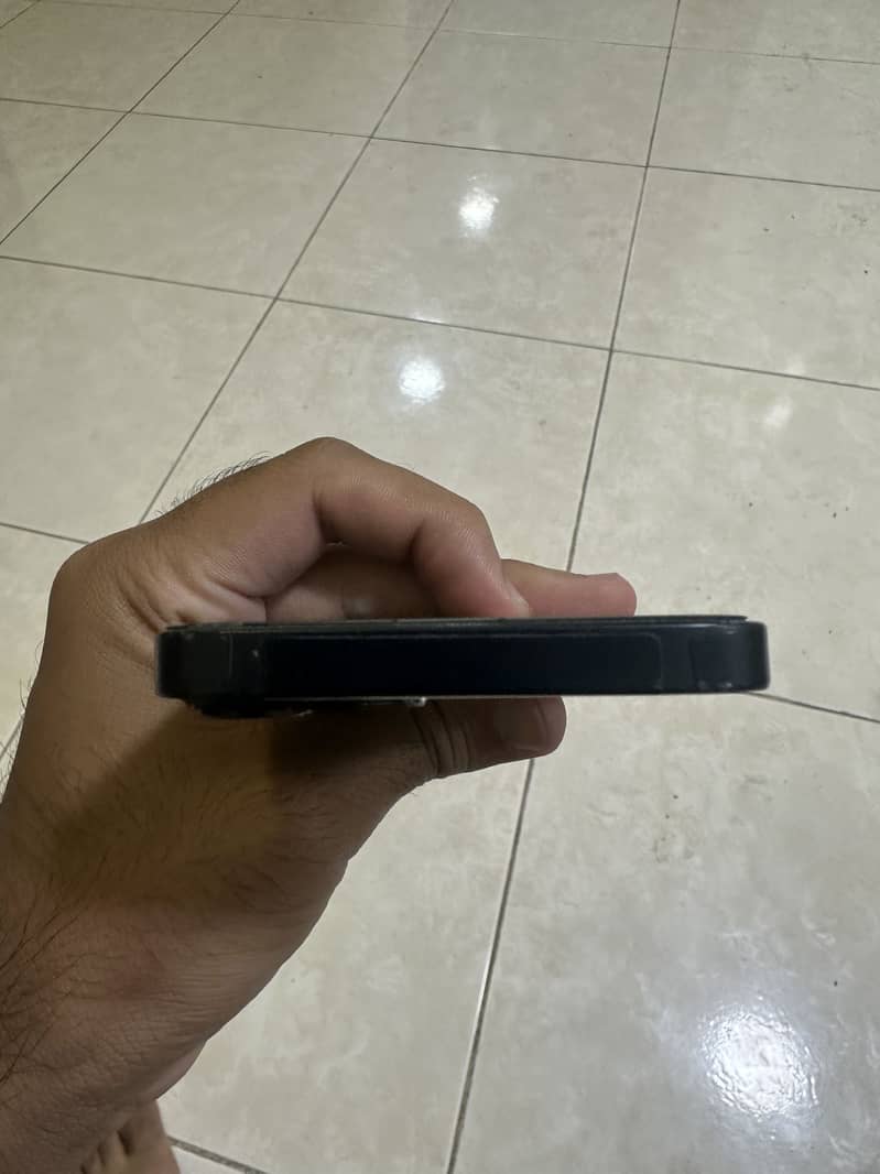Apple iPhone 13 3