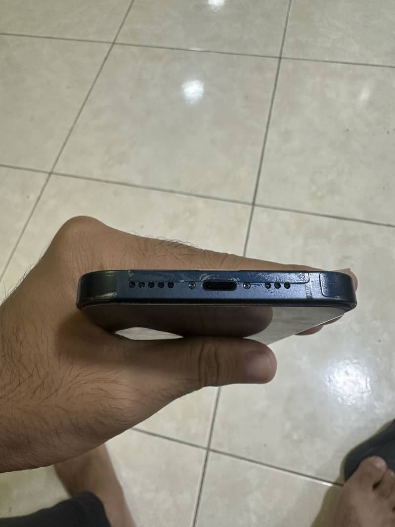 Apple iPhone 13 5