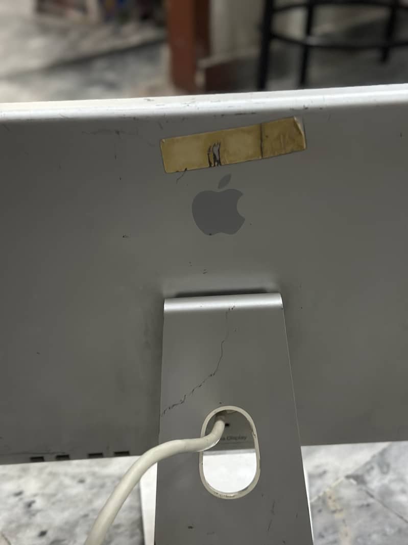 Apple lcd 1