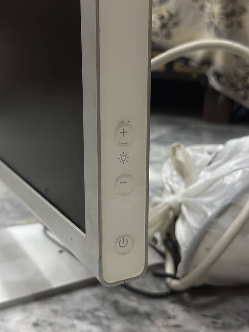 Apple lcd 2