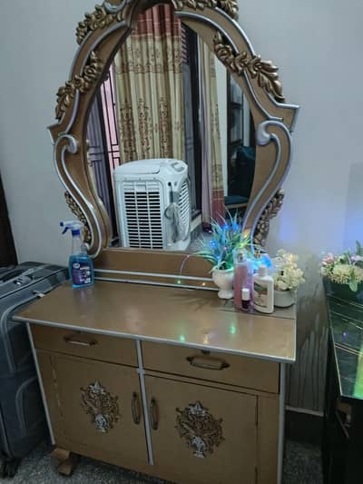 Dressing Table condition 8/10