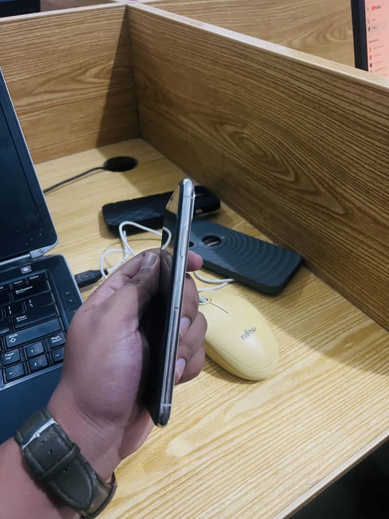 Apple iPhone X 2