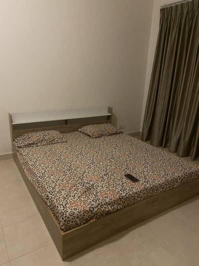 •	New King Size Bed – Stylish & Durable With Mattress