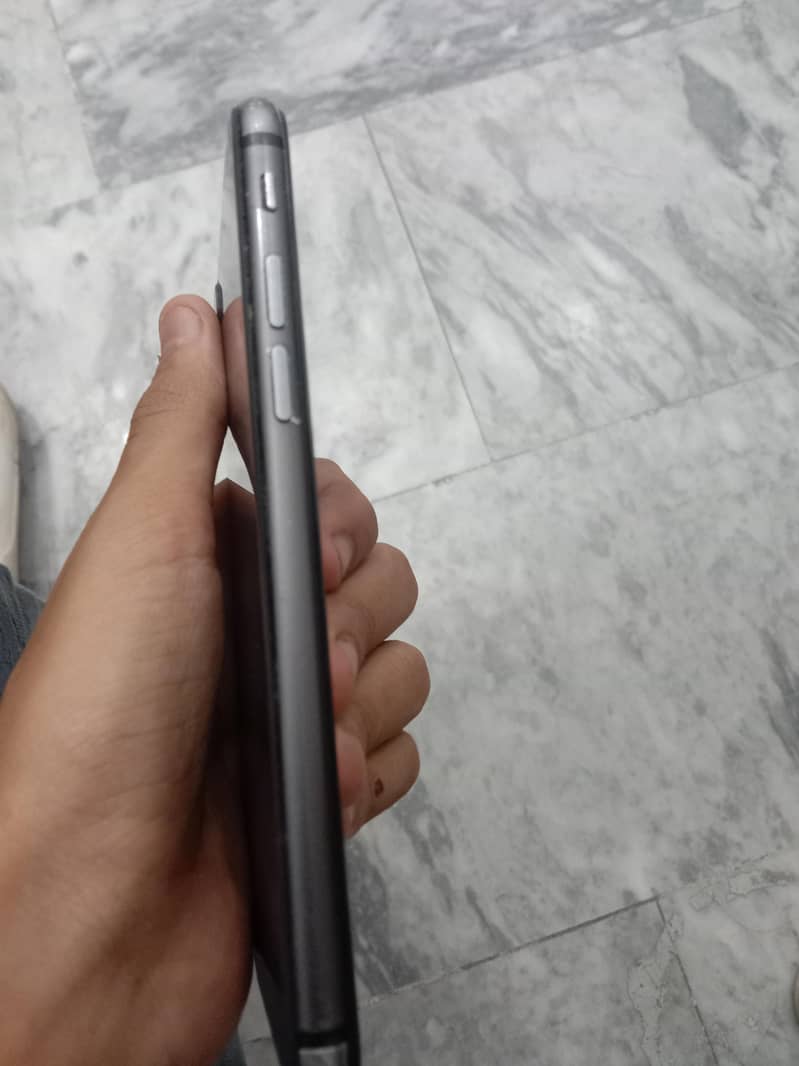 Apple iPhone 8 2