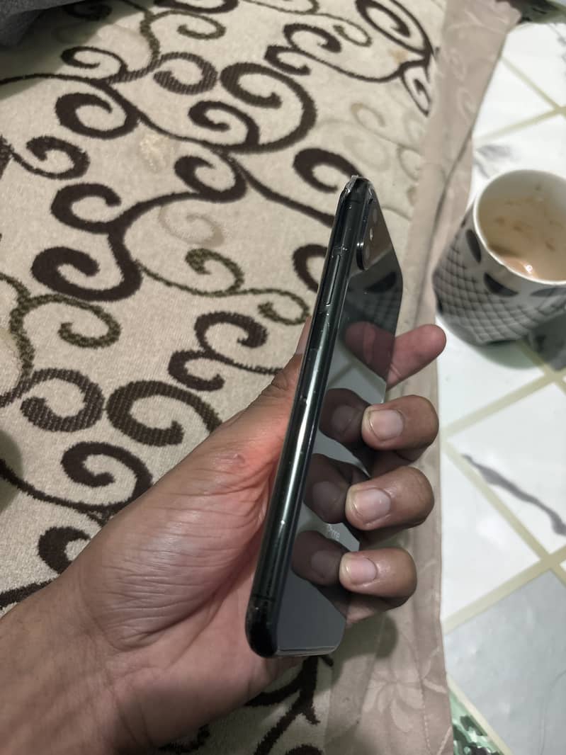 Apple iPhone X 3