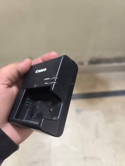 Canon 1300D Dslr camera With Zhiyun Crane 2 + Servo Follow Focus