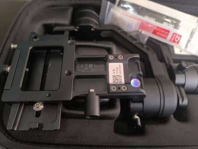 Canon 1300D Dslr camera With Zhiyun Crane 2 + Servo Follow Focus