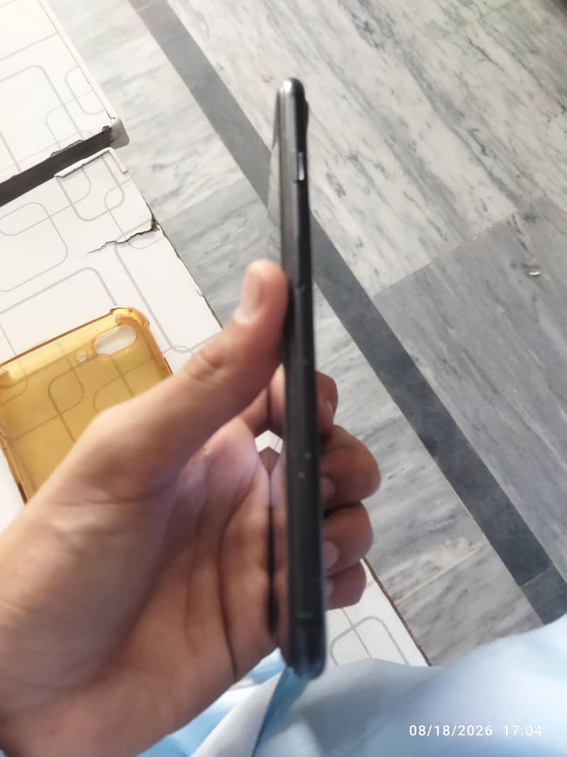 Apple iPhone 7 Plus 2