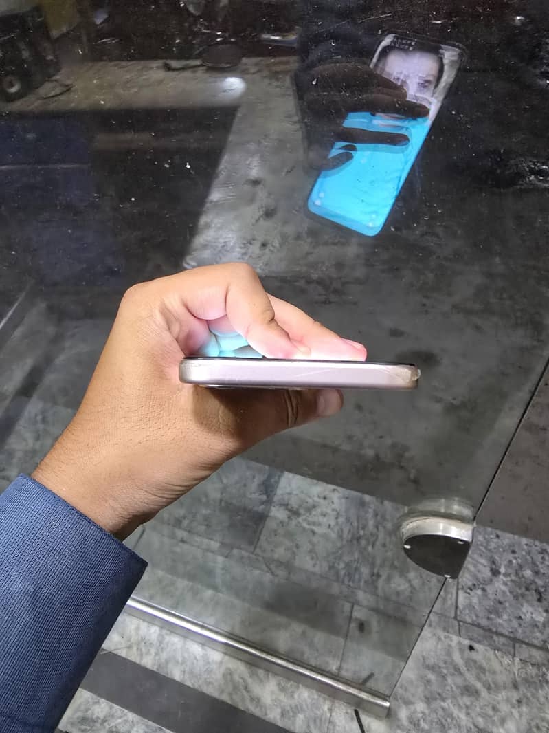 OPPO A6 1