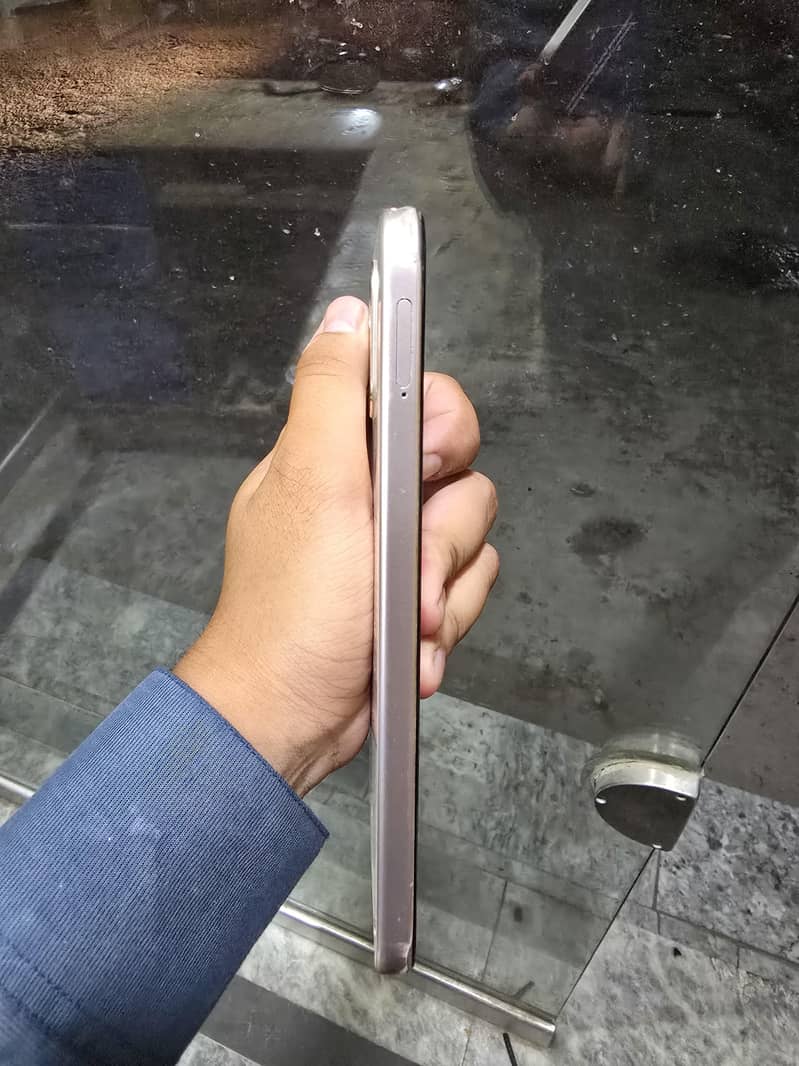 OPPO A6 6