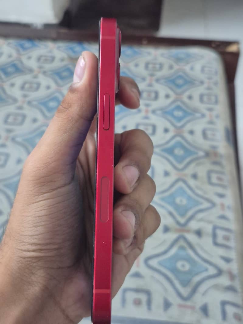 Apple iPhone 13 2
