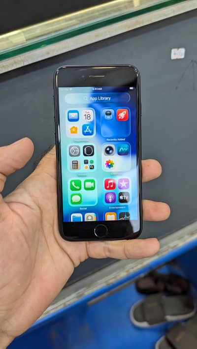 Apple iPhone SE