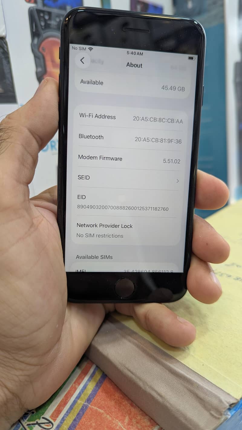 Apple iPhone SE 8