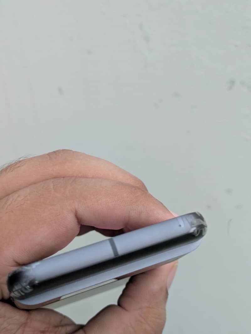 Google Pixel 8 4