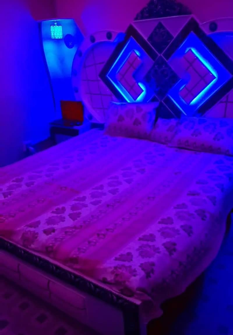 king size Double bed 4