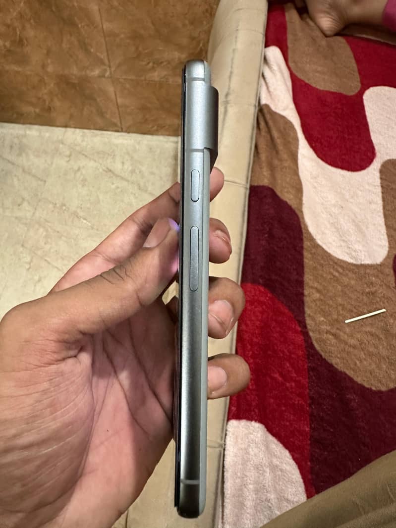 Google Pixel 8 2
