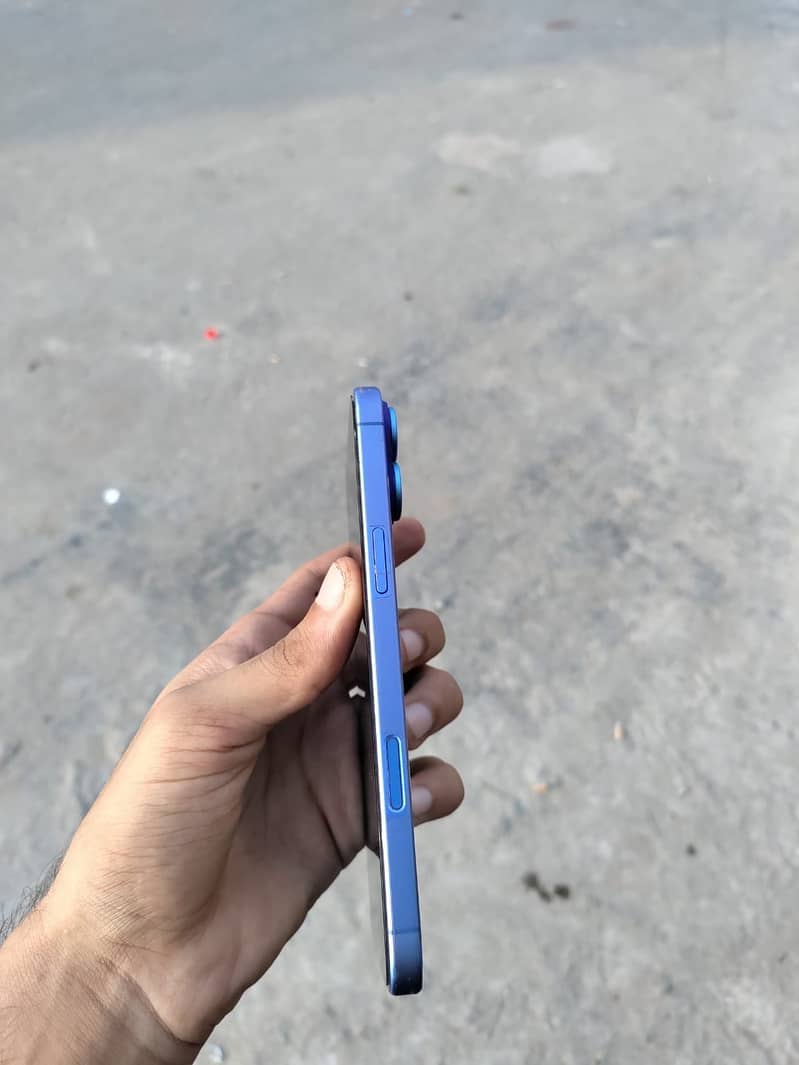 Apple iPhone 16 Plus 3