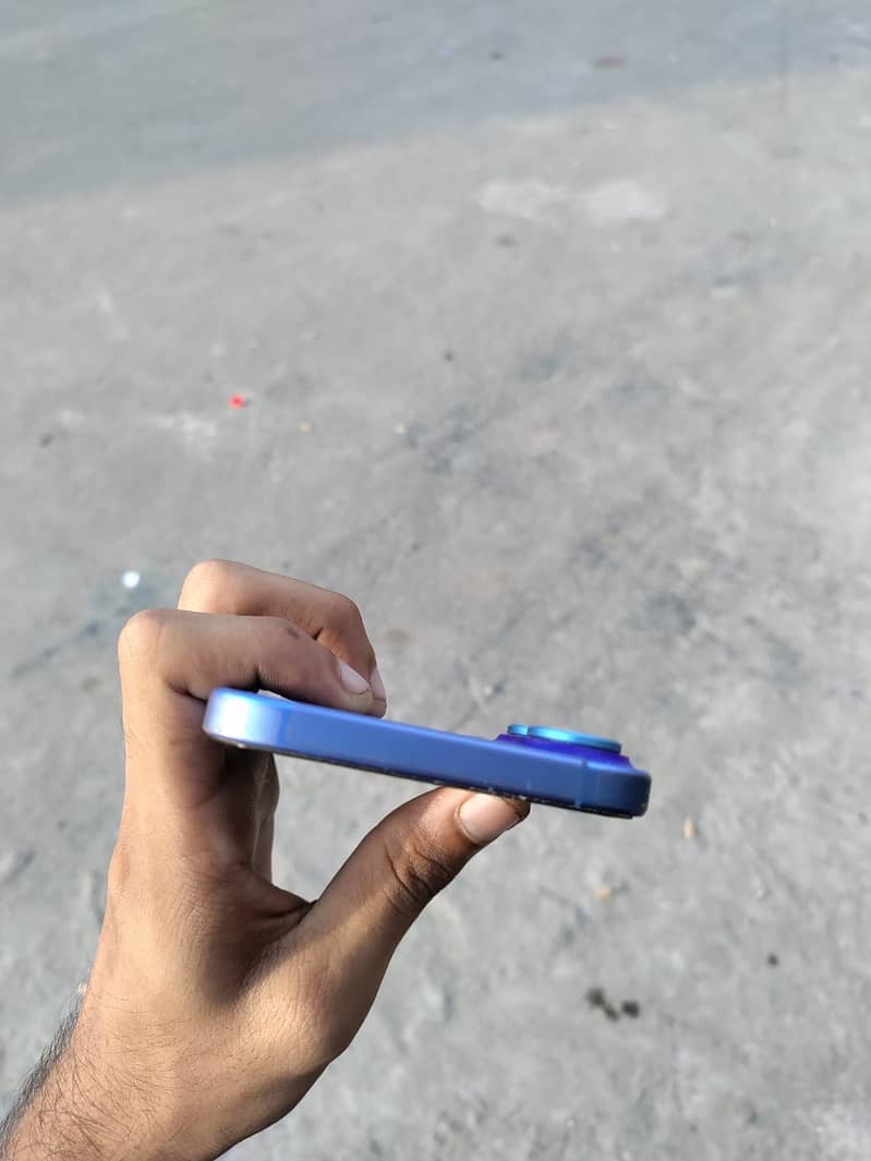 Apple iPhone 16 Plus 6
