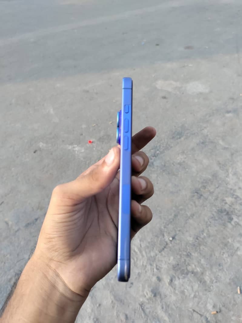 Apple iPhone 16 Plus 8