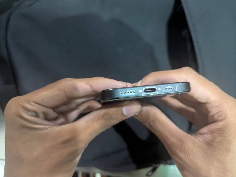 Apple iPhone 16 1
