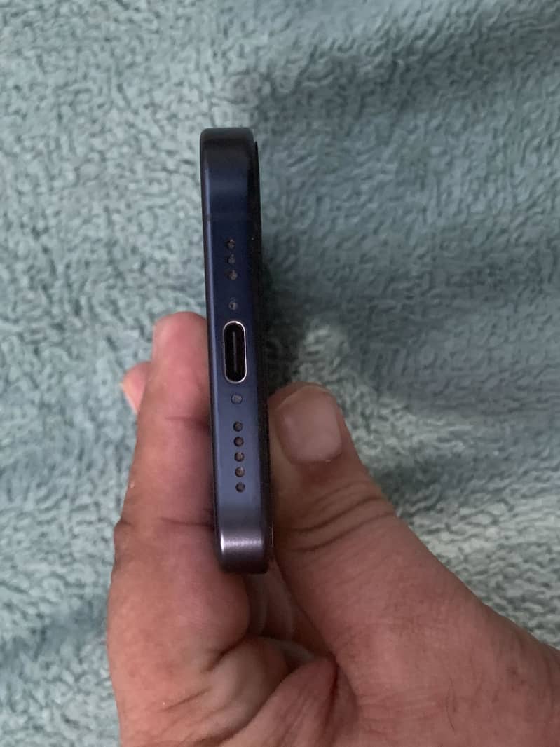 Apple iPhone 15 Pro 3