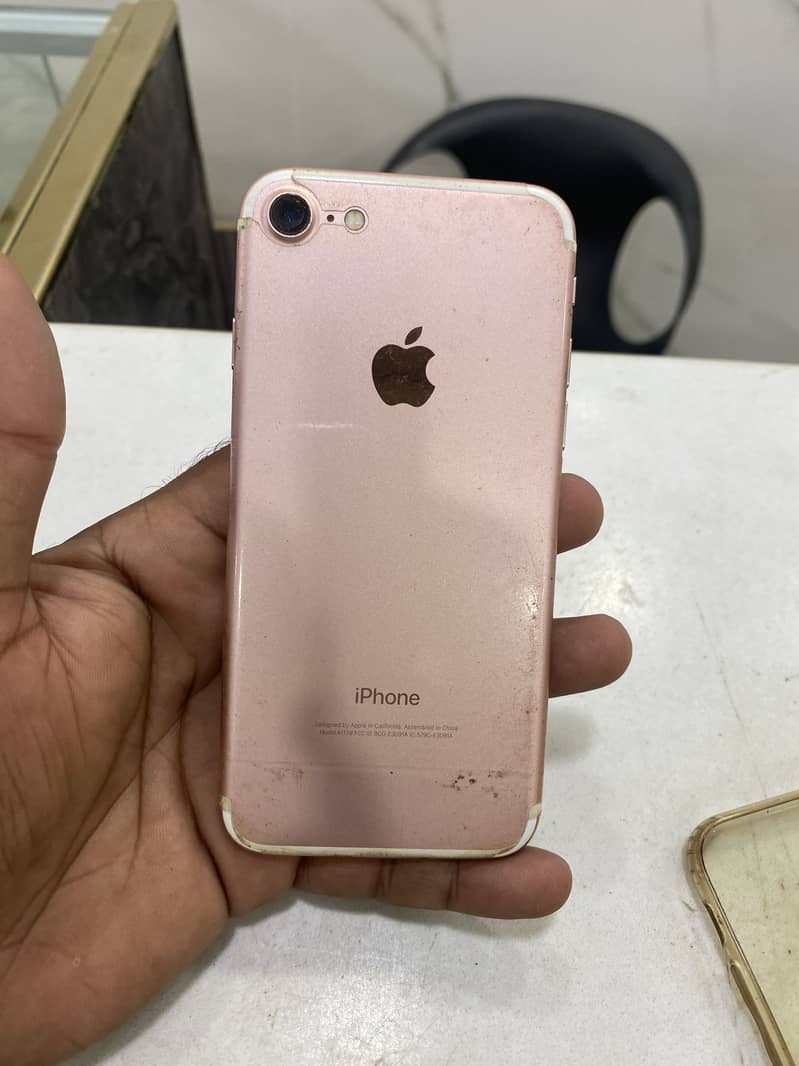Apple iPhone 7 0