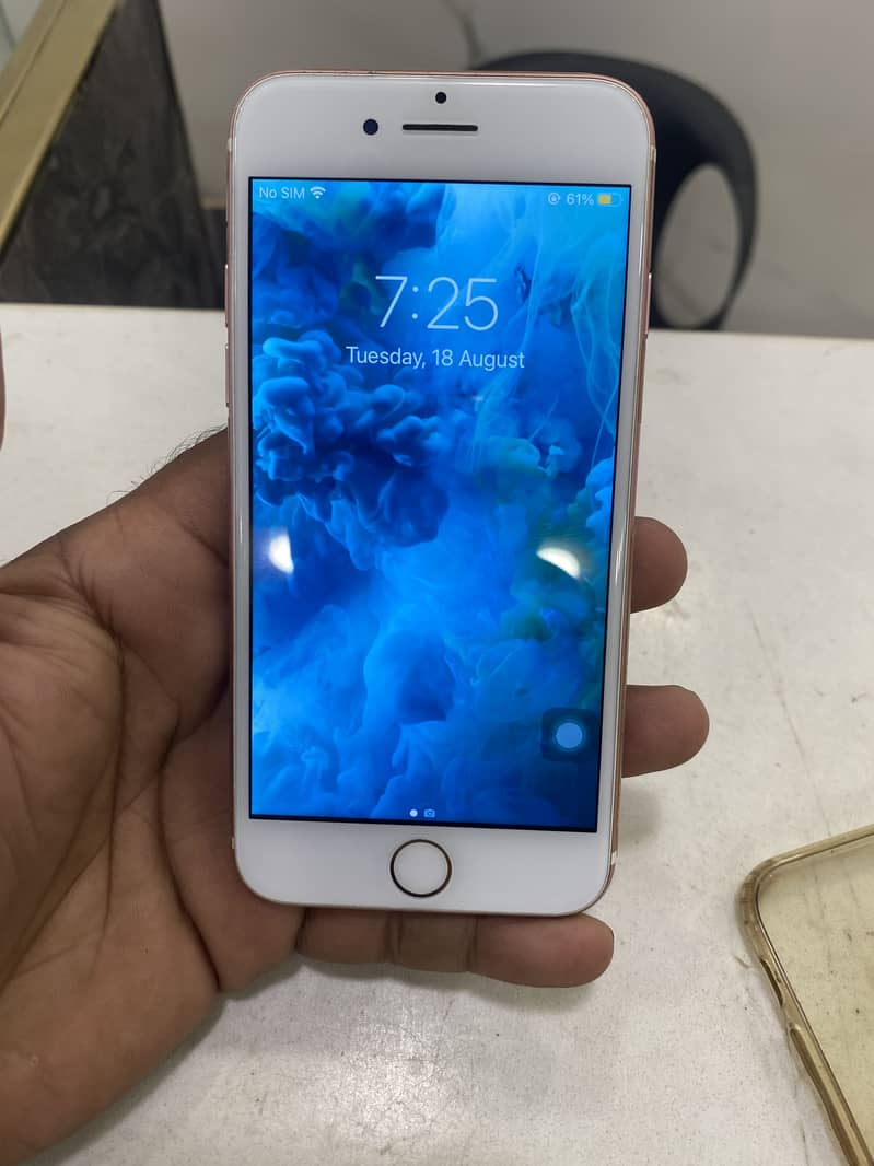 Apple iPhone 7 1