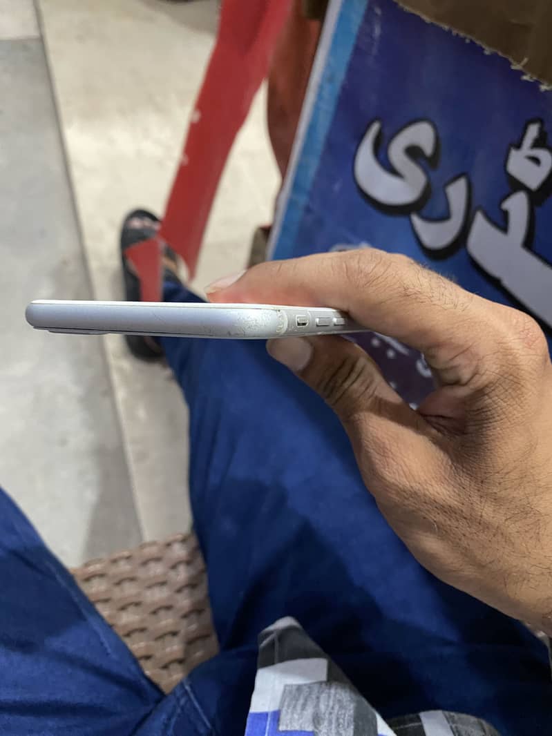 Apple iPhone 8 Plus 1