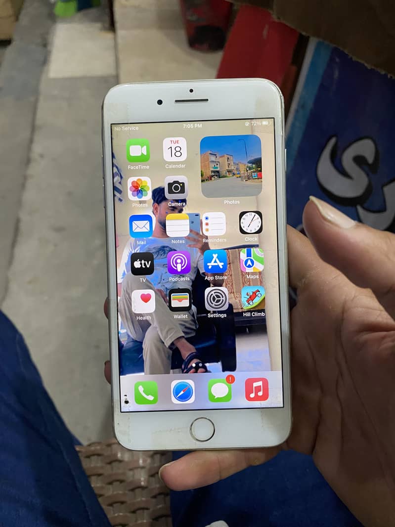 Apple iPhone 8 Plus 4