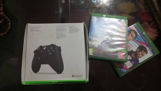 Xbox one , with original controller with box , Kinect , 2 games LCD