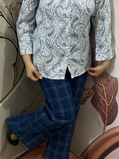 baggy pent and shirt