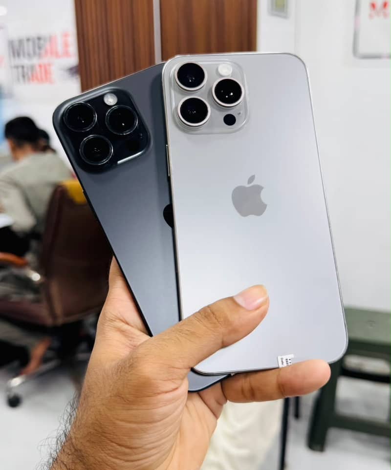 Apple iPhone 15 Pro Max 0