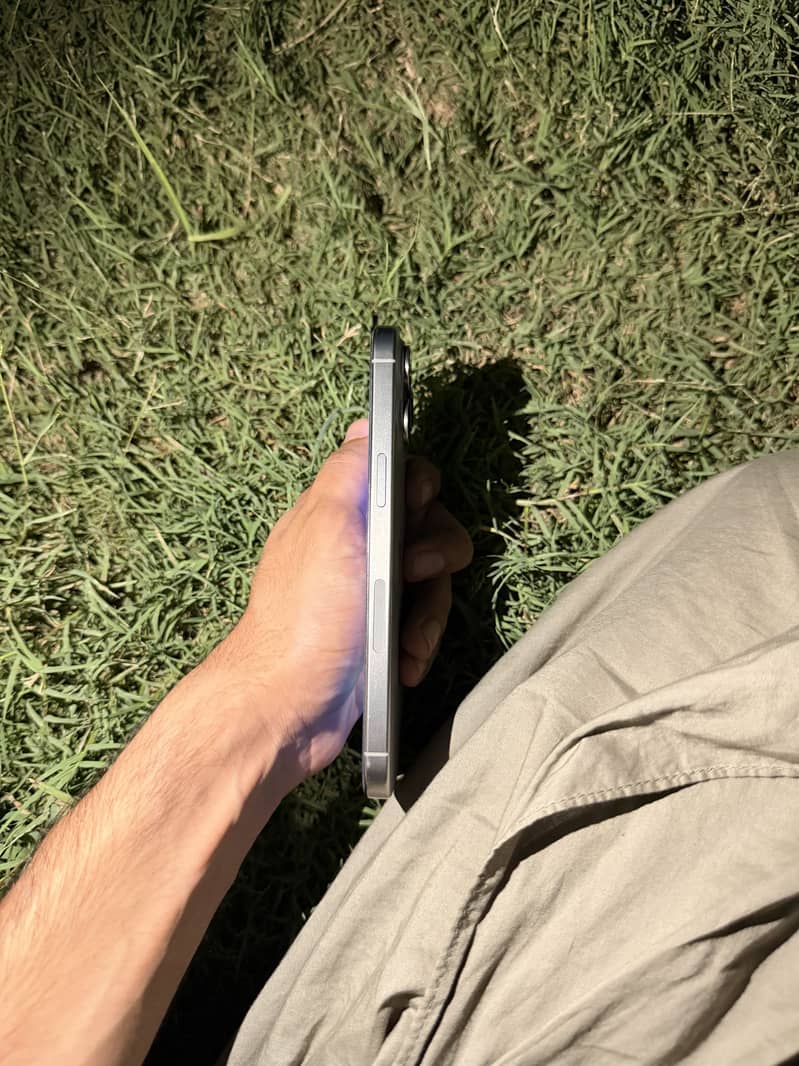 Apple iPhone 15 Pro Max 0