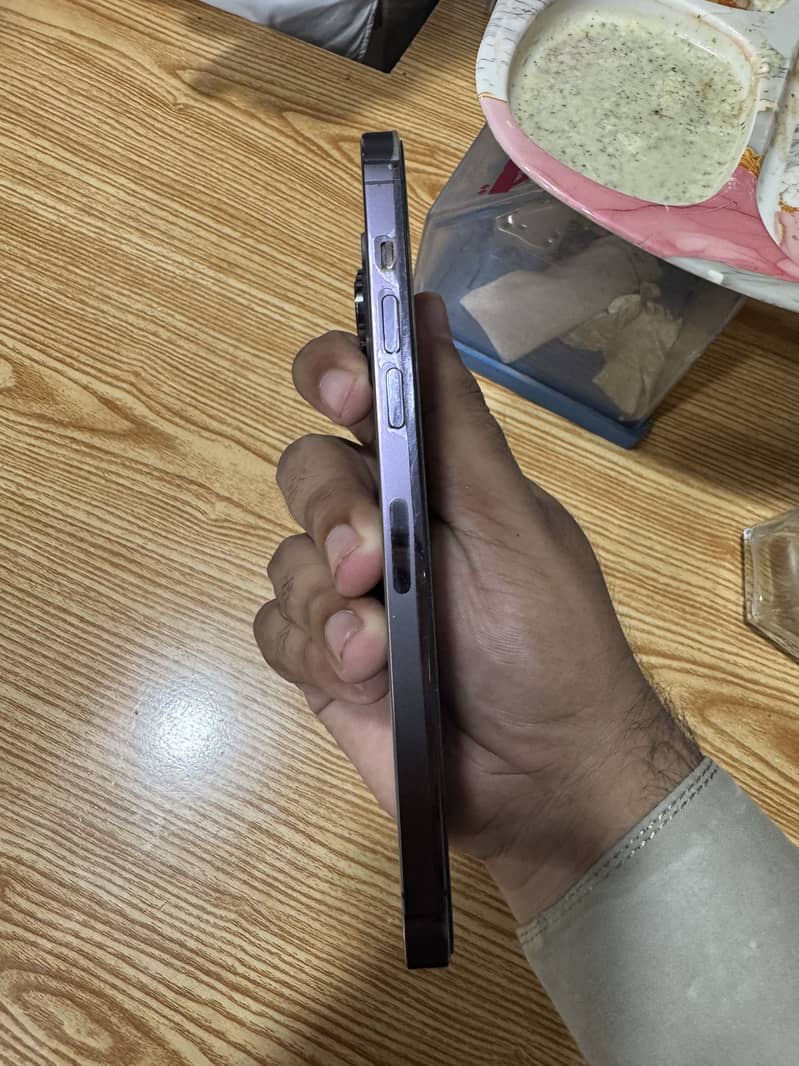 Apple iPhone 14 Pro Max 4