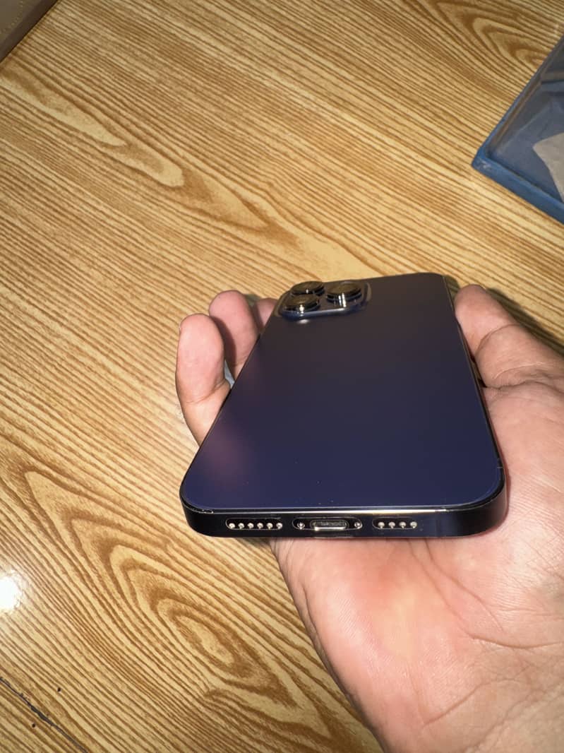 Apple iPhone 14 Pro Max 6