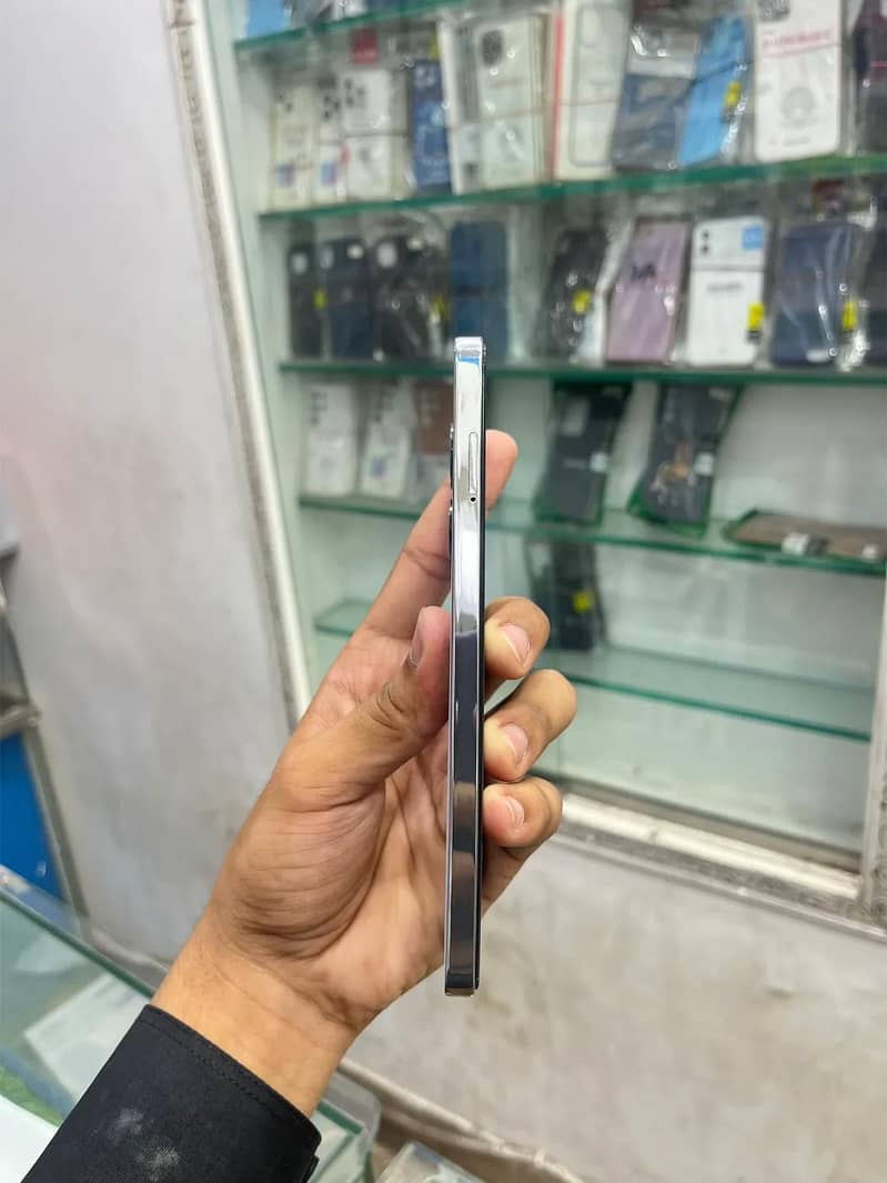 Tecno CAMON 20 11