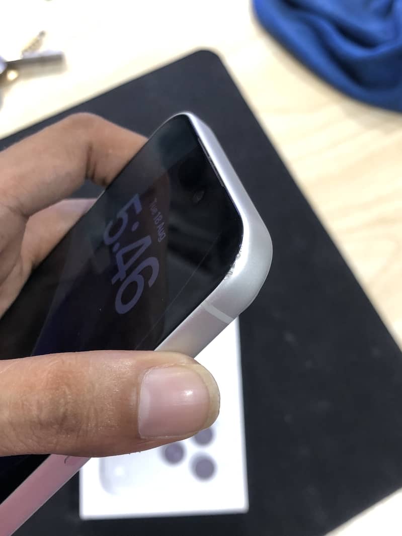 Apple iPhone 17 Pro Max 3