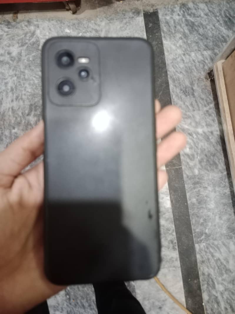 Realme C35 4