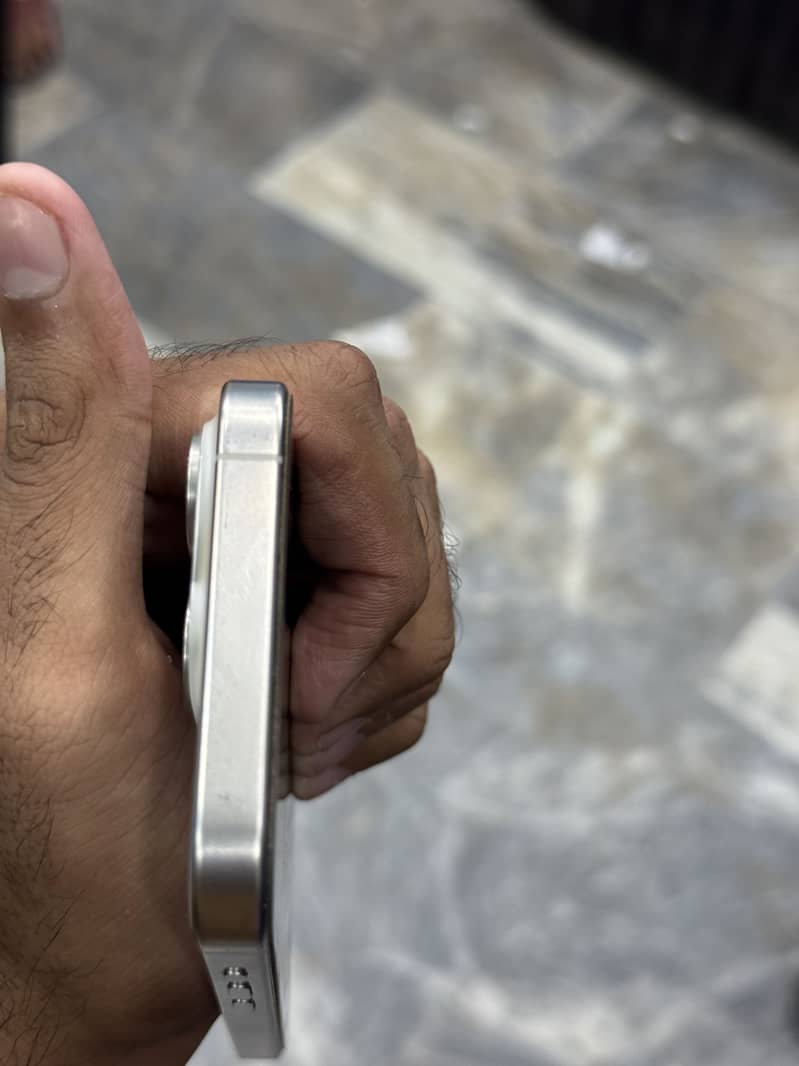 Apple iPhone 15 Pro 5