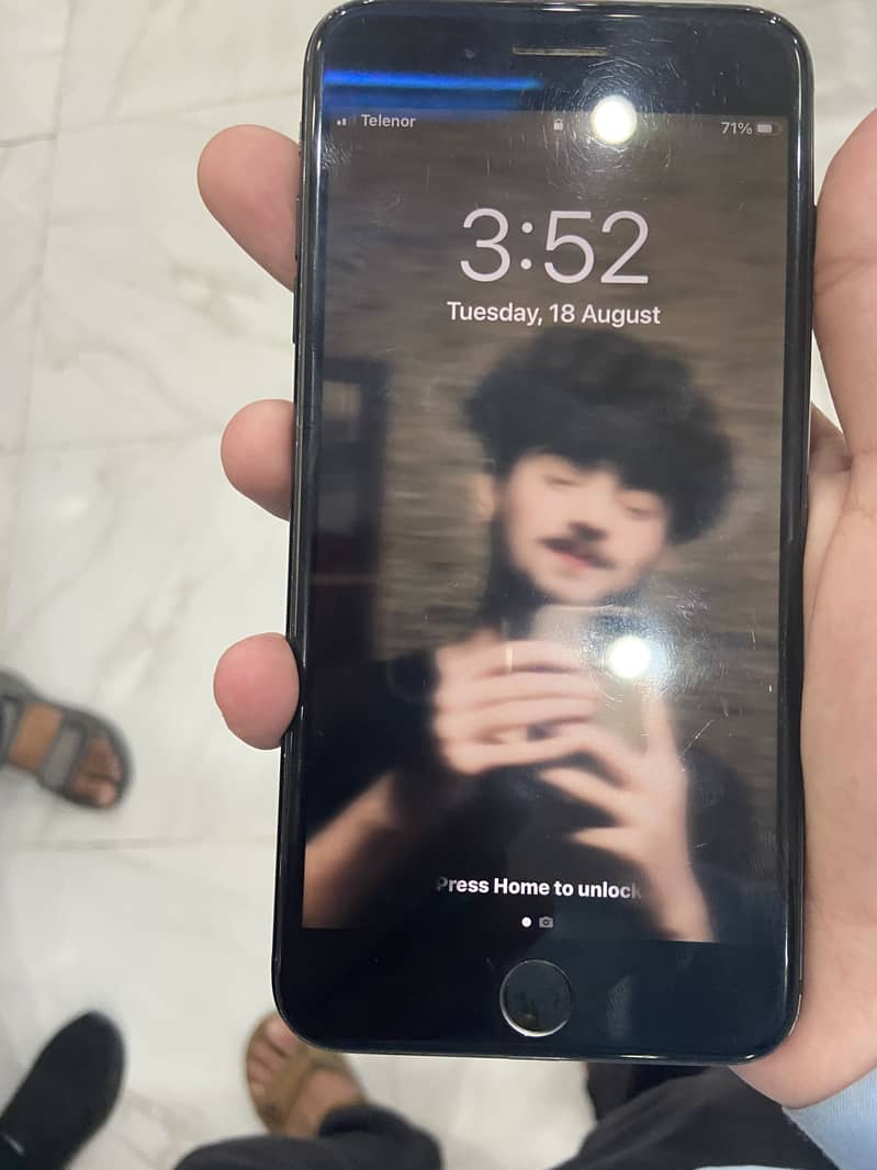 Apple iPhone 7 Plus 5
