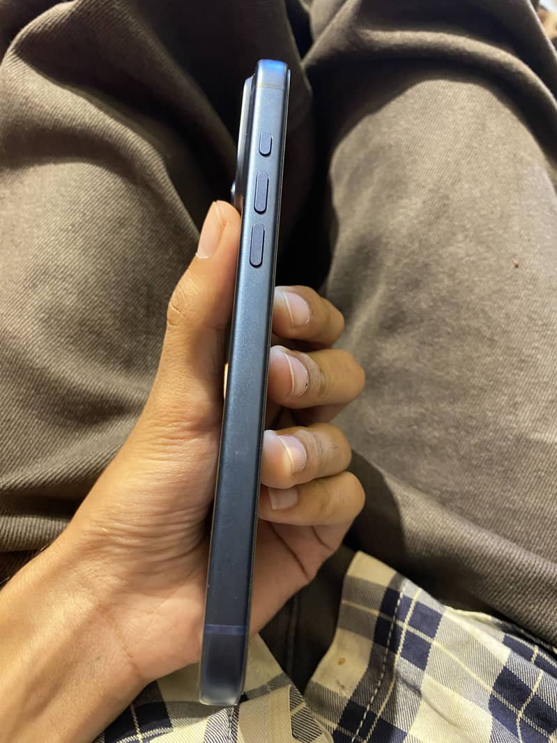 Apple iPhone 17 Pro Max 3