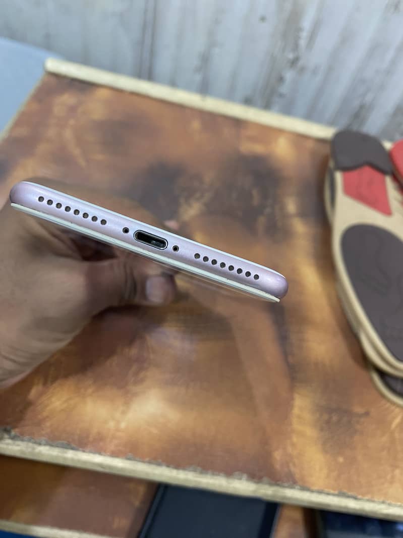 Apple iPhone 7 Plus 8