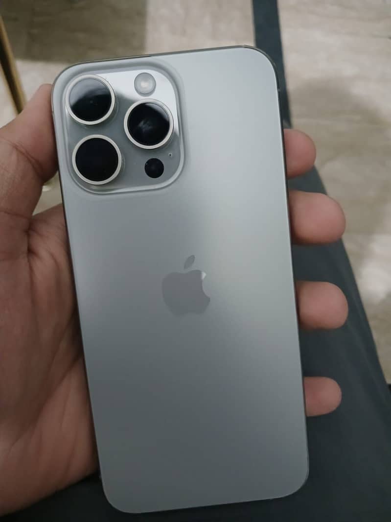 Apple iPhone 15 Pro Max 0